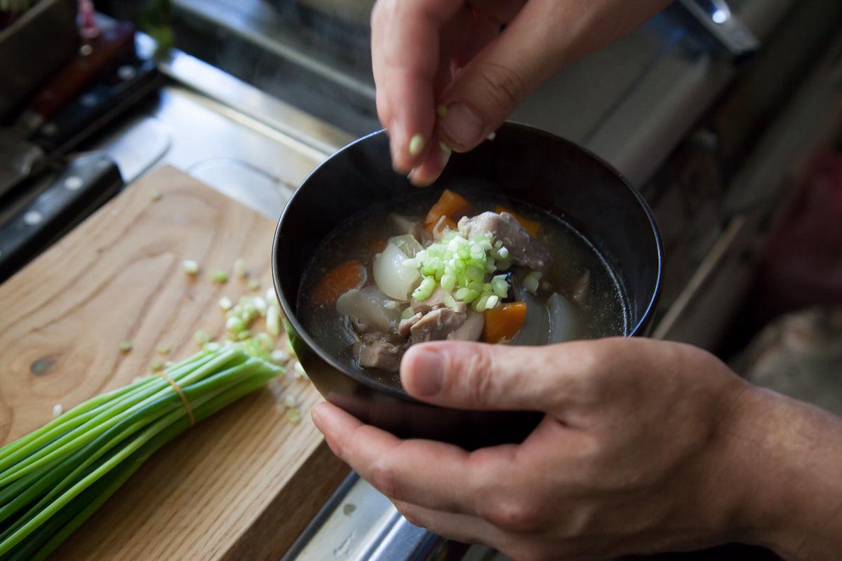 【再入荷】ろくろ挽きの欅の丼椀｜黒拭き漆