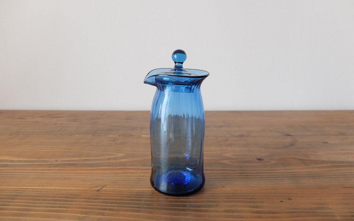 吹きガラスの蓋付きピッチャー ブルー