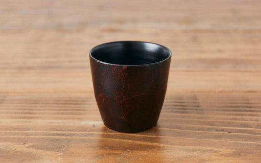 漆塗りのハツリカップ｜ミズメザクラ