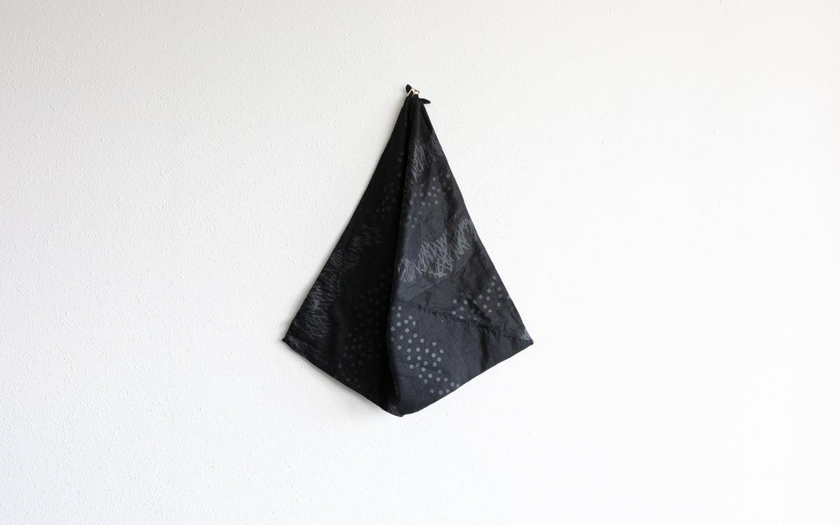 三角まとう｜AYAO KURO