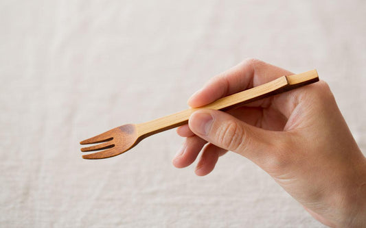 小さな竹のフォーク 拭き漆 生漆（茶）