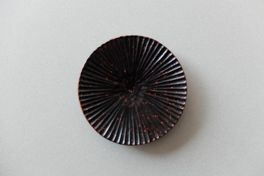 ハツリ小皿 チェリー｜漆塗り 黒×朱