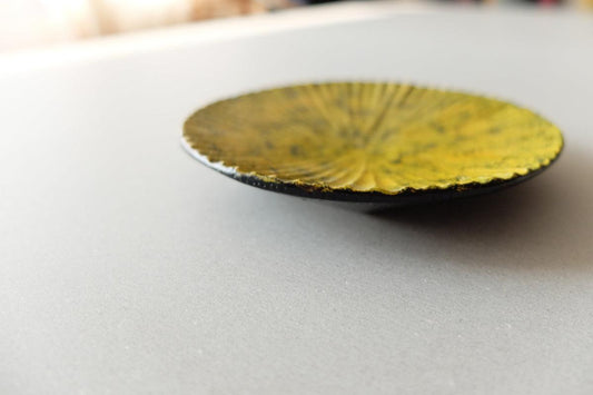 ハツリ小皿 タモ｜漆塗り 黄×黒