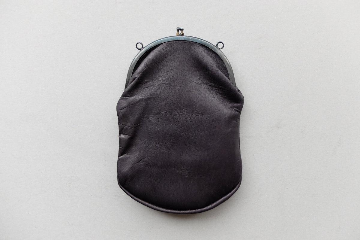 pochette ＜エゾ鹿革黒染・M＞ レザーショルダーポーチ SHO-70D