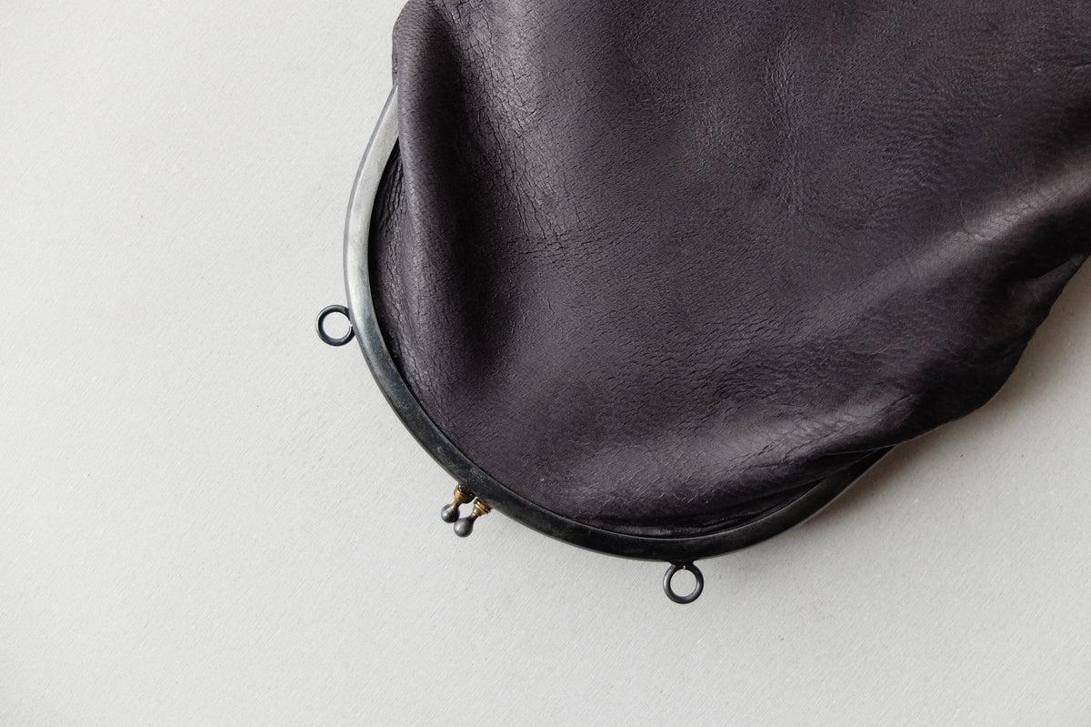 pochette ＜エゾ鹿革黒染・M＞ レザーショルダーポーチ SHO-70D