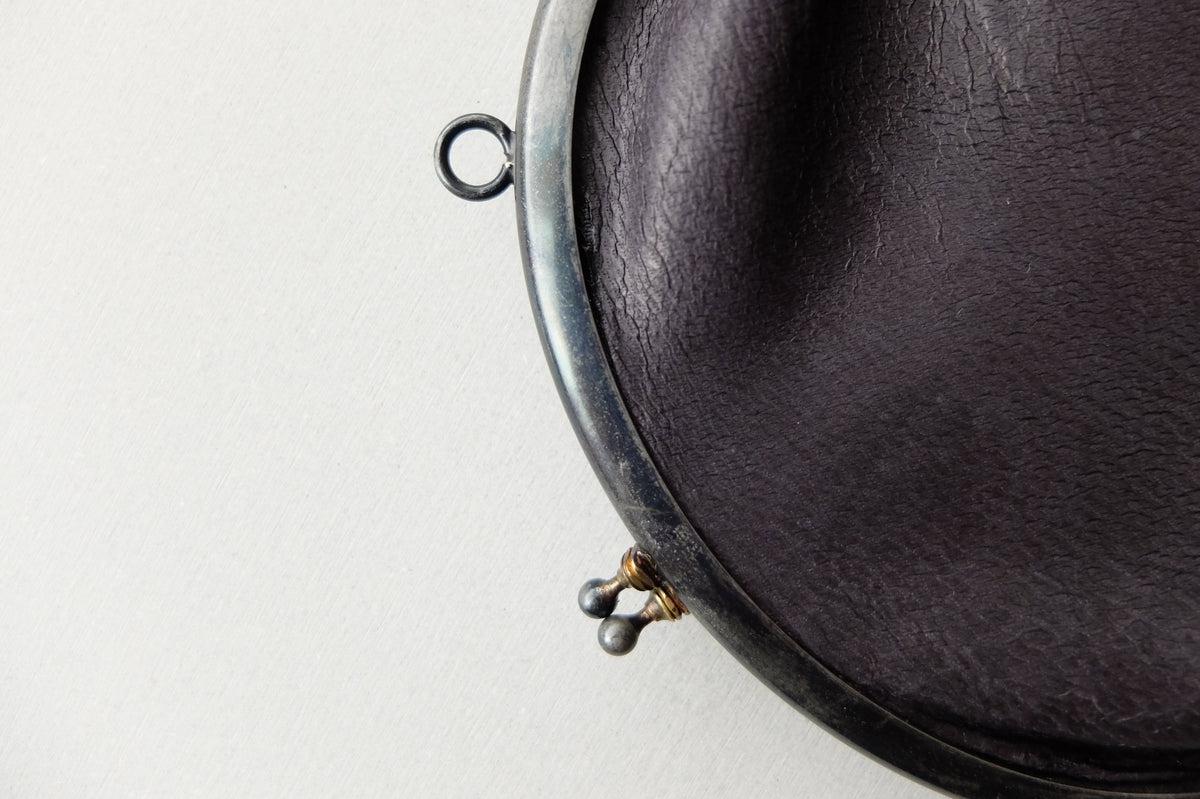 pochette ＜エゾ鹿革黒染・M＞ レザーショルダーポーチ SHO-70D