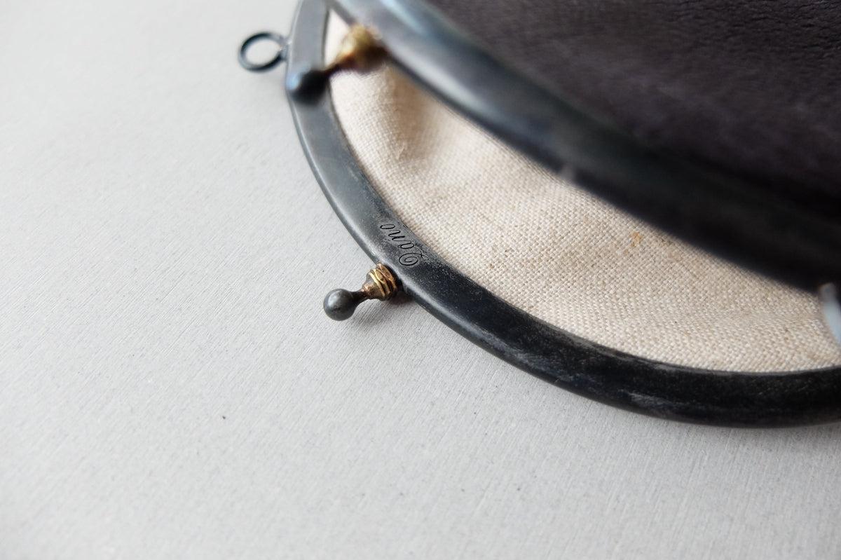 pochette ＜エゾ鹿革黒染・M＞ レザーショルダーポーチ SHO-70D