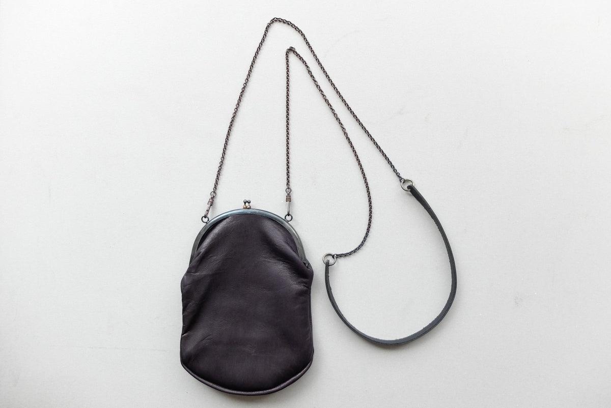 pochette ＜エゾ鹿革黒染・M＞ レザーショルダーポーチ SHO-70D