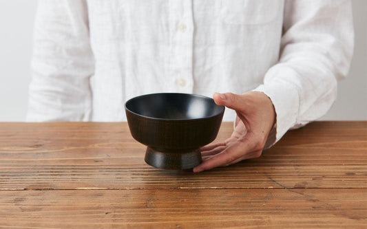 ろくろ挽きの飯椀 ミズメザクラ｜拭き漆（黒漆）