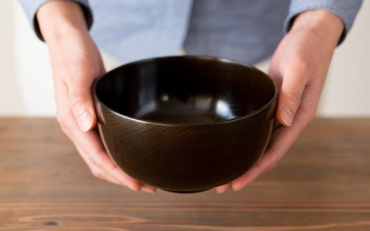 【再入荷】ろくろ挽きの欅の丼椀|黒拭き漆