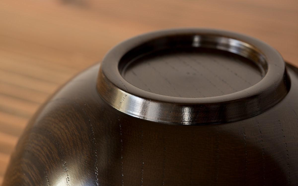 ろくろ挽きの欅の汁椀｜黒拭き漆